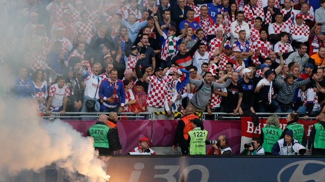 Soccer Euro 2012 Raci_Pata.jpg